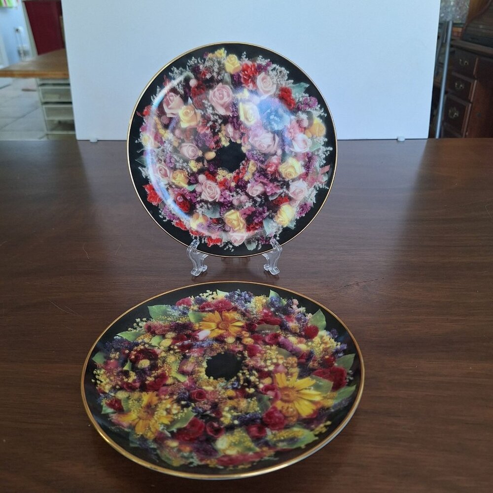 LOT OF (2) VINTAGE ARTAFFECTS ROSE WREATHS SHERRI KNOX & ROGER ROBERTSON PLATES